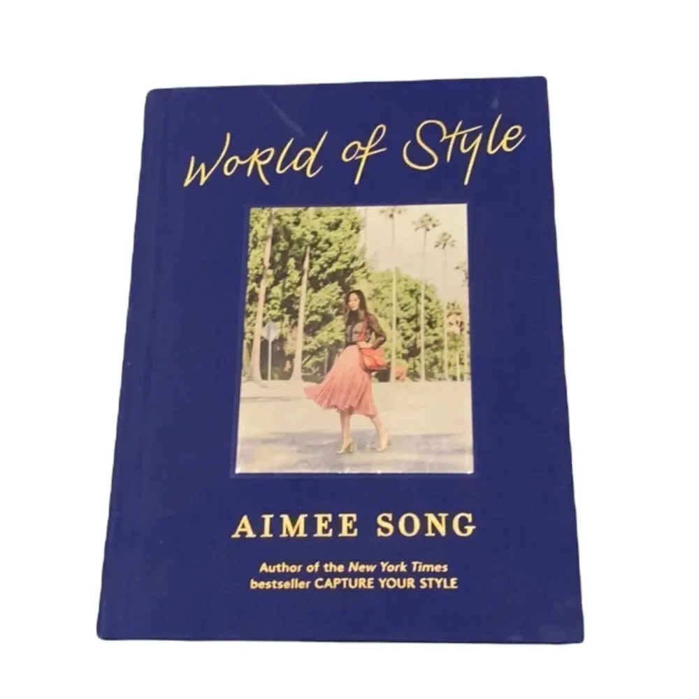WORLD of style Aimee Song . Book in very good condition .